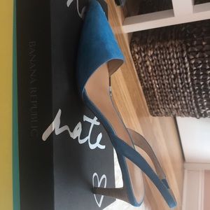 Banana Republic Hedy Blue Suede 9.5 kitten heel